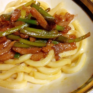 豚肉とニンニクの芽の豆板醤炒めのっけ釜玉うどん